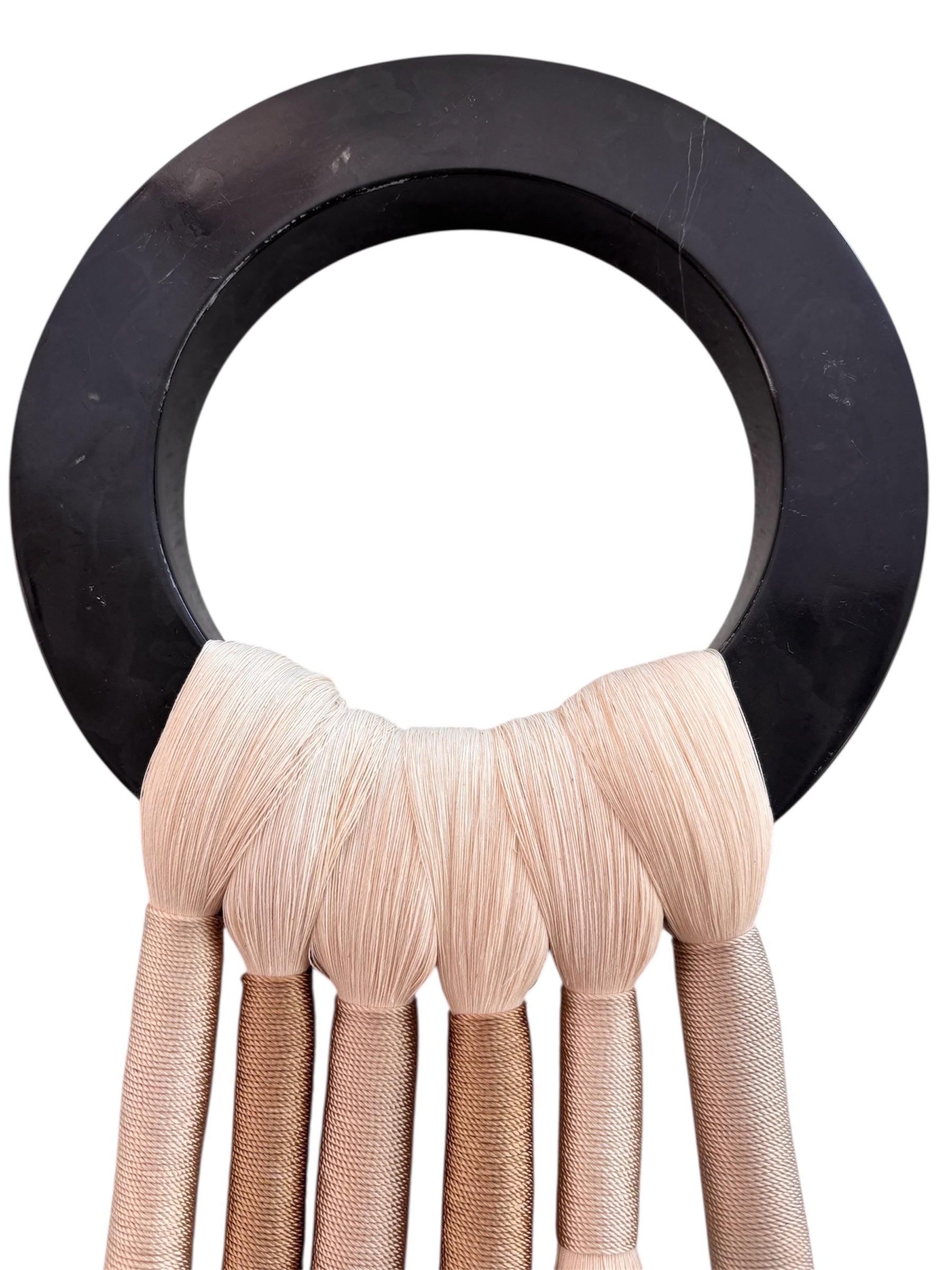 ARO MARMOL NEGRO CHICO ATADOS BEIGE