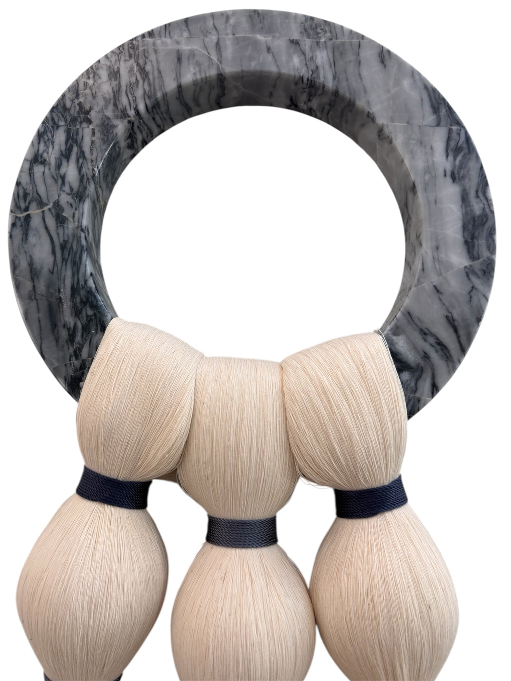 SMALL GREY MARBLE RING WITH 3 BLACK/GREY BALLS